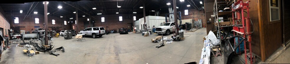 More Photos Of 310 S 9th St, Corsicana Manufacturing For Sale