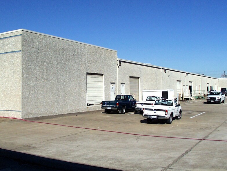More Photos Of 1110 Collins Blvd E, Richardson Light Manufacturing For Lease