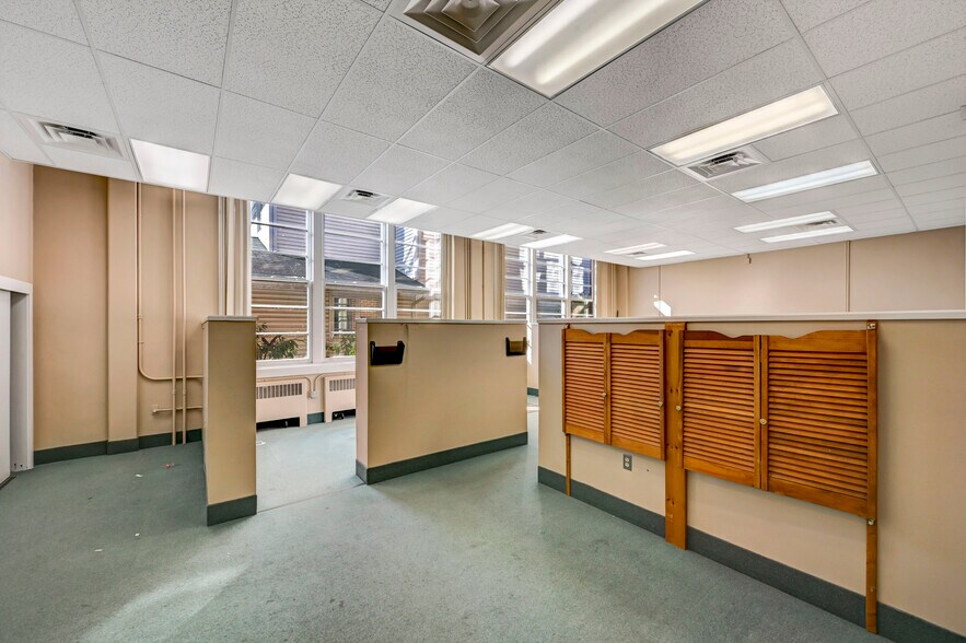 More Photos Of 301 Delaware Ave, Olyphant Office For Sale
