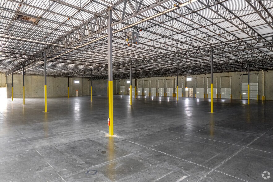 More Photos Of 2129 Bardin Rd, Grand Prairie Distribution For Sale