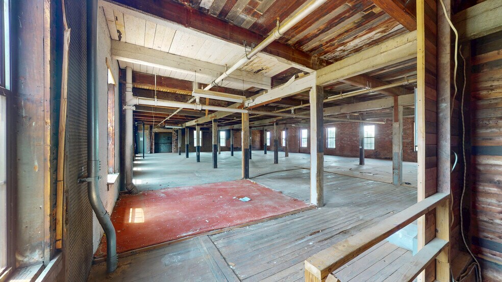 More Photos Of 35 Oakland St, Manchester Warehouse For Sale