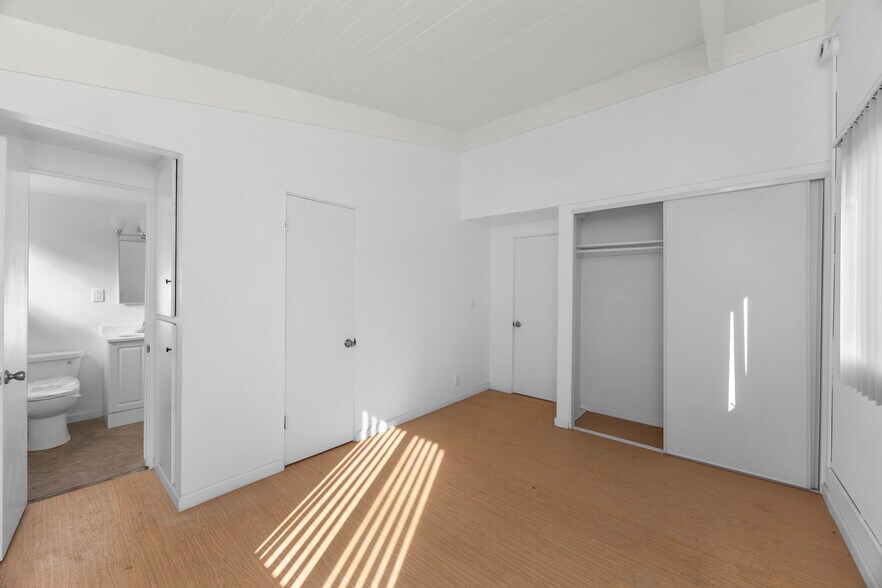 More Photos Of 1904 S Robertson Blvd, Los Angeles Apartments For Sale