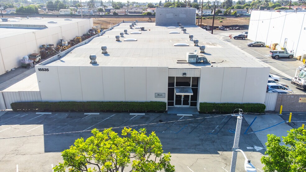 More Photos Of 15535 Texaco Ave, Paramount Warehouse For Sale