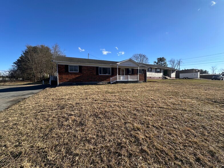 More Photos Of 346 Rural Acres Dr, Beckley Showroom For Sale