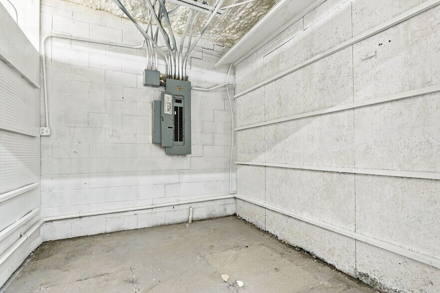 More Photos Of 1271 Oak St, Schertz Schools For Lease