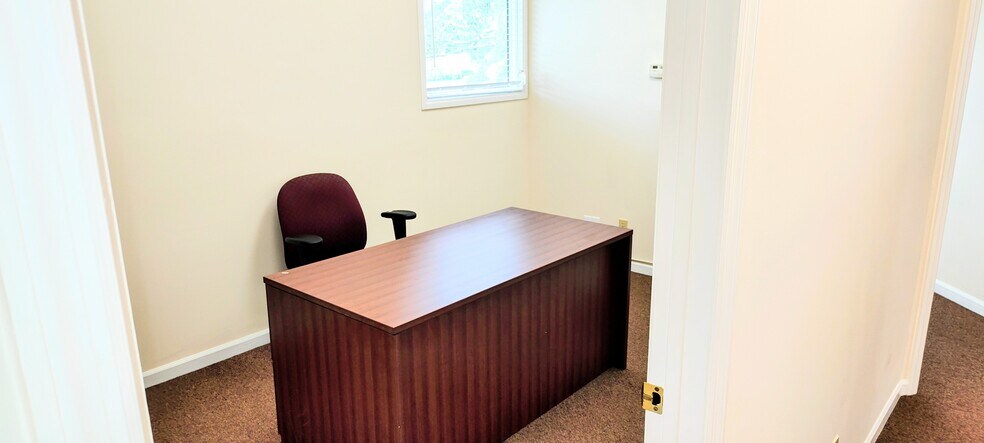 More Photos Of 3675 20th St, Vero Beach Office For Lease