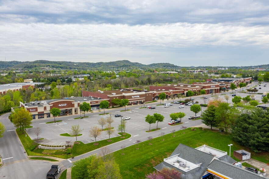 More Photos Of 535-555 Cool Springs Blvd, Franklin Unknown For Lease