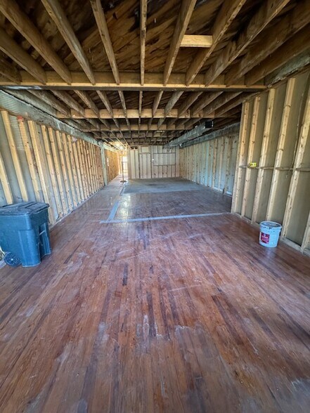 More Photos Of 6 Airline St, Belmont Freestanding For Lease