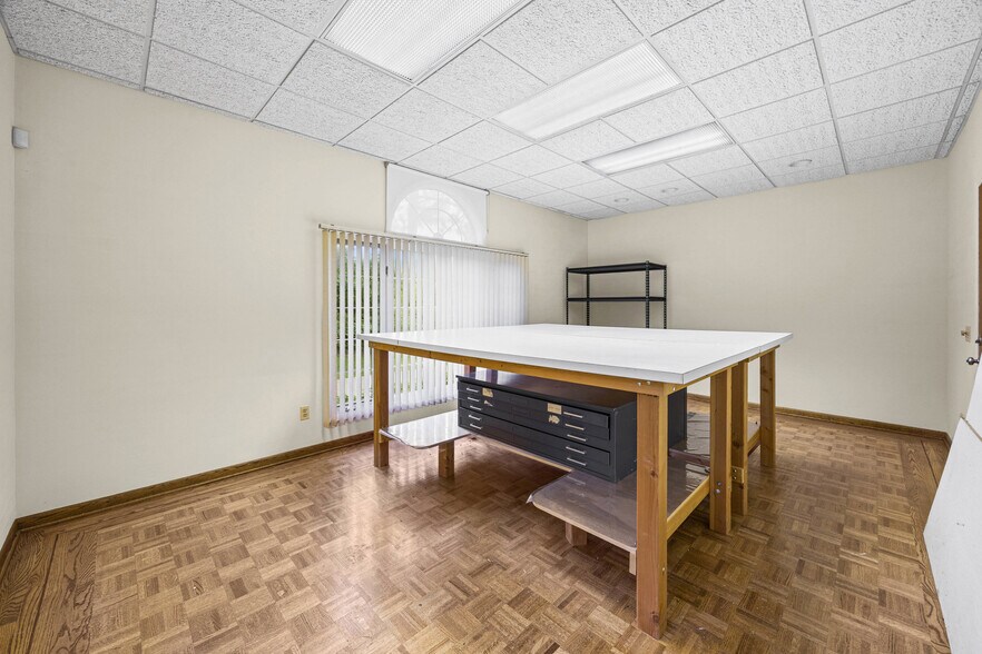 More Photos Of 61E Monroe Ave, Pittsford Medical For Sale