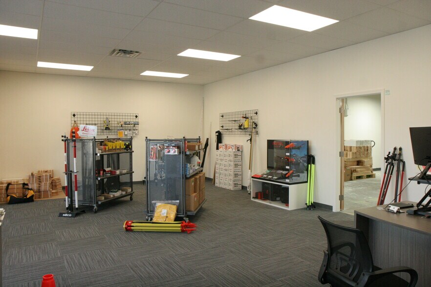 More Photos Of 4684-4688 W Chinden Blvd, Boise Freestanding For Lease