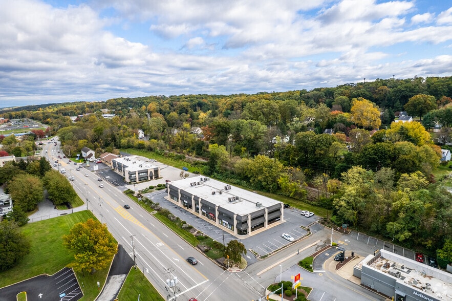 More Photos Of 72 Lancaster Ave, Malvern Storefront Retail Office For Lease