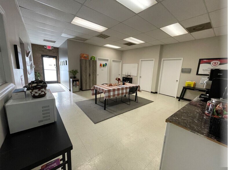 More Photos Of 510 Corliss St, Greensboro Light Manufacturing For Lease