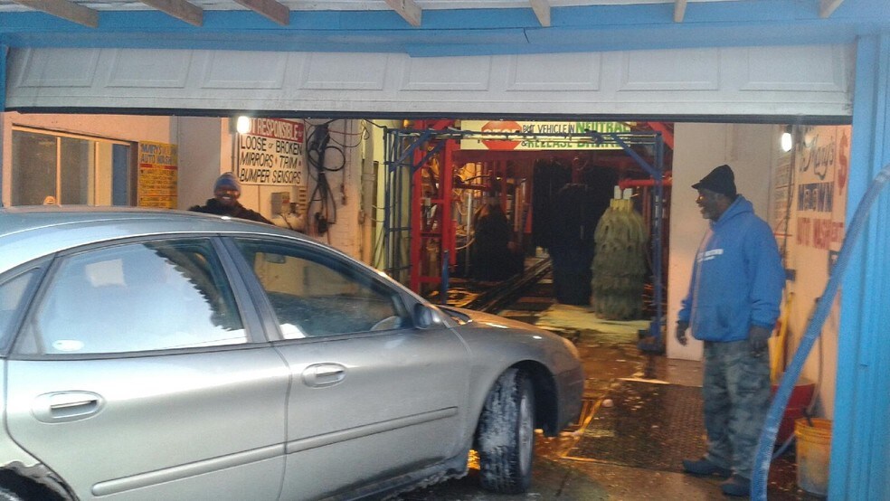 More Photos Of 8600 Fenkell St, Detroit Carwash For Sale