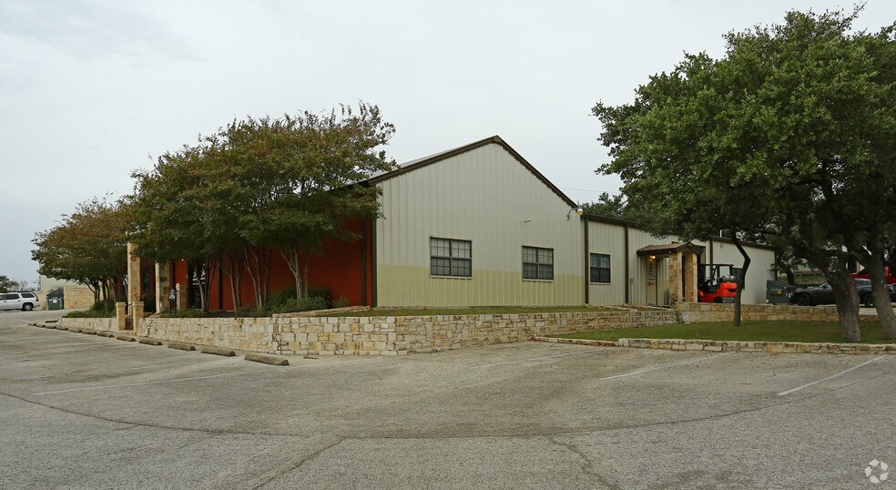 More Photos Of 14141 W Hwy 290, Dripping Springs Warehouse For Lease