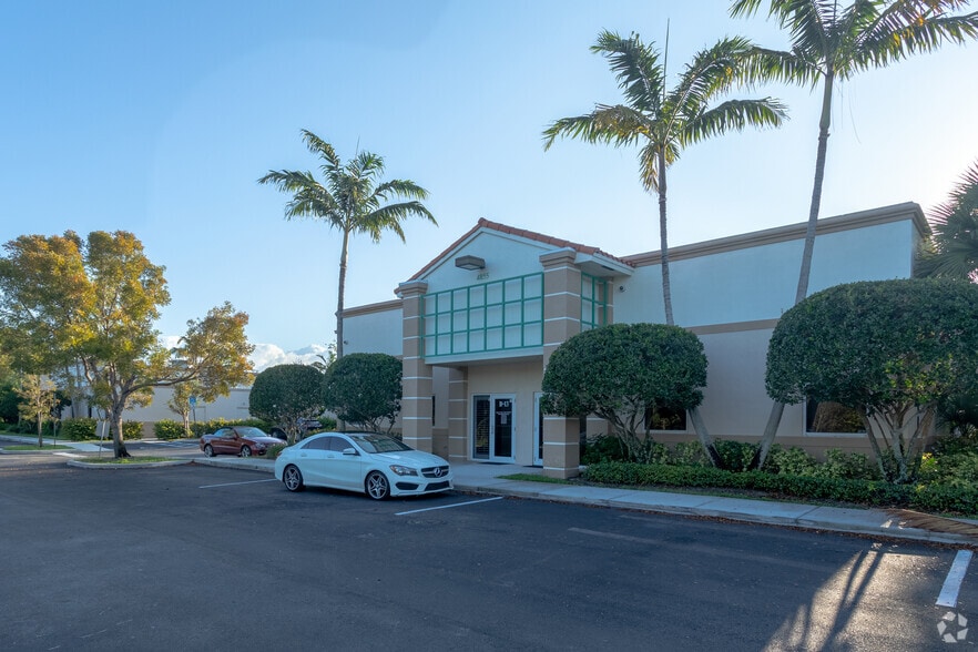 More Photos Of 4855 W Hillsboro Blvd, Coconut Creek Medical For Sale