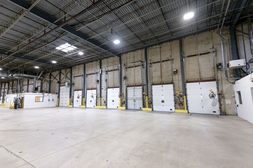 More Photos Of 75 Carter Dr, Edison Warehouse For Lease