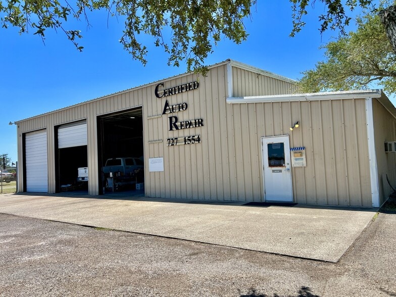 Primary Photo Of 1875 State Highway 35 Byp, Rockport Warehouse For Sale