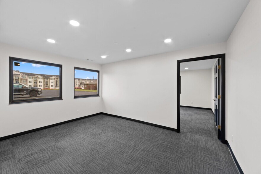 More Photos Of 3910 S Old Highway 94, Saint Charles Unknown For Lease