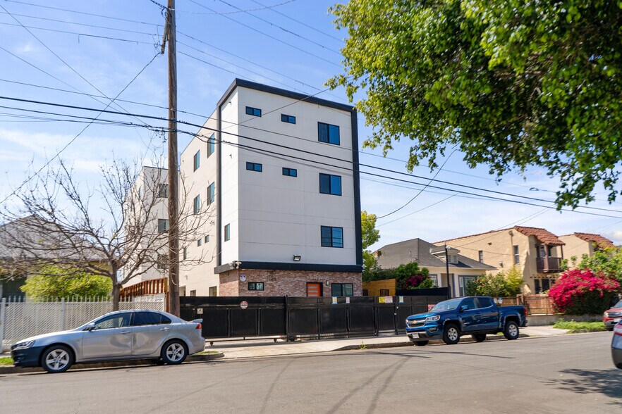 More Photos Of 1135 S Ardmore Ave, Los Angeles Apartments For Sale