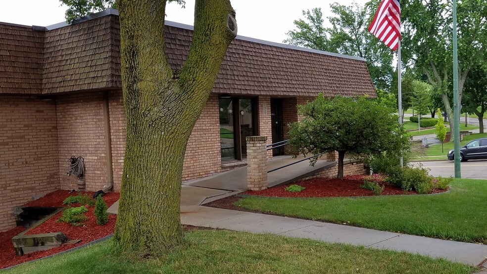 More Photos Of 120 E Fourth St, Kaukauna Coworking Space