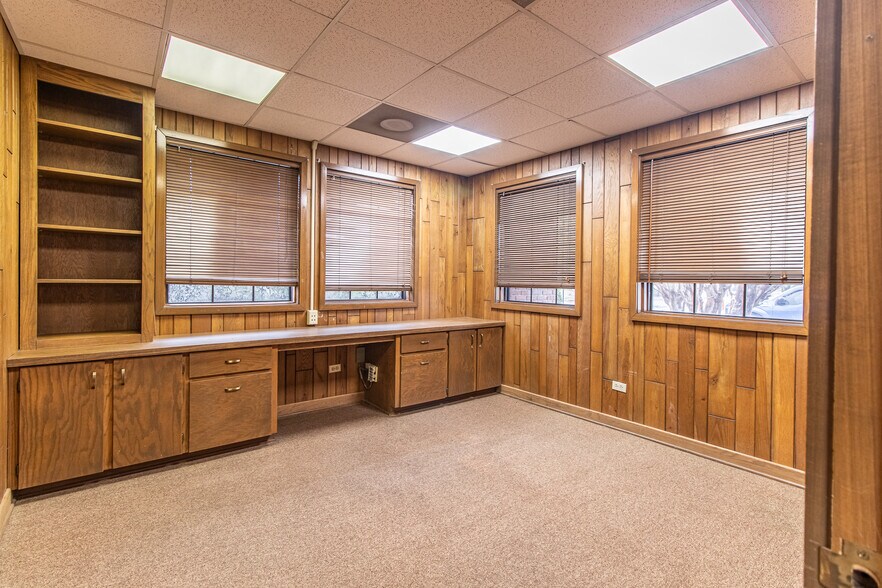 More Photos Of 398 Hart Street, Monroe Medical For Lease