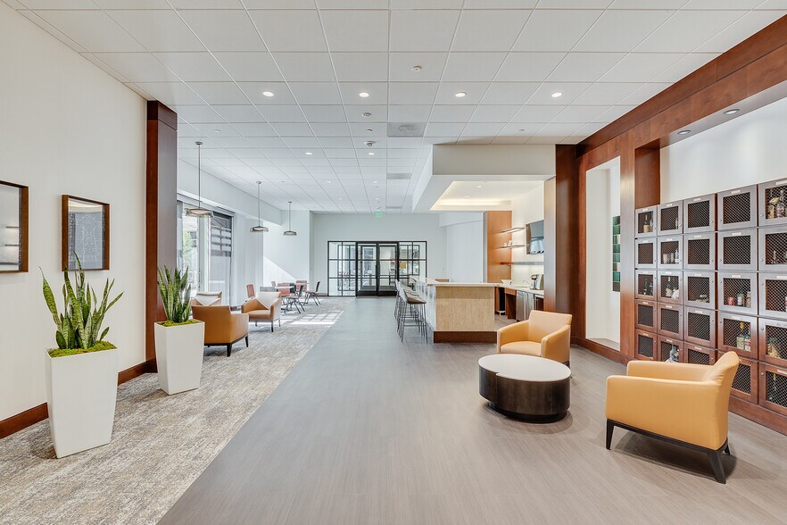 More Photos Of 8117 Preston Rd, Dallas Office For Lease