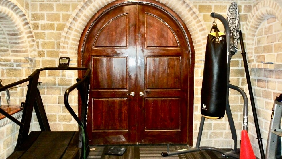 More Photos Of 1906 E Tyler Ave, Harlingen Loft Creative Space For Sale