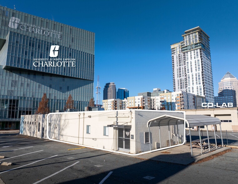 Primary Photo Of 325 E 9th St, Charlotte Office For Lease