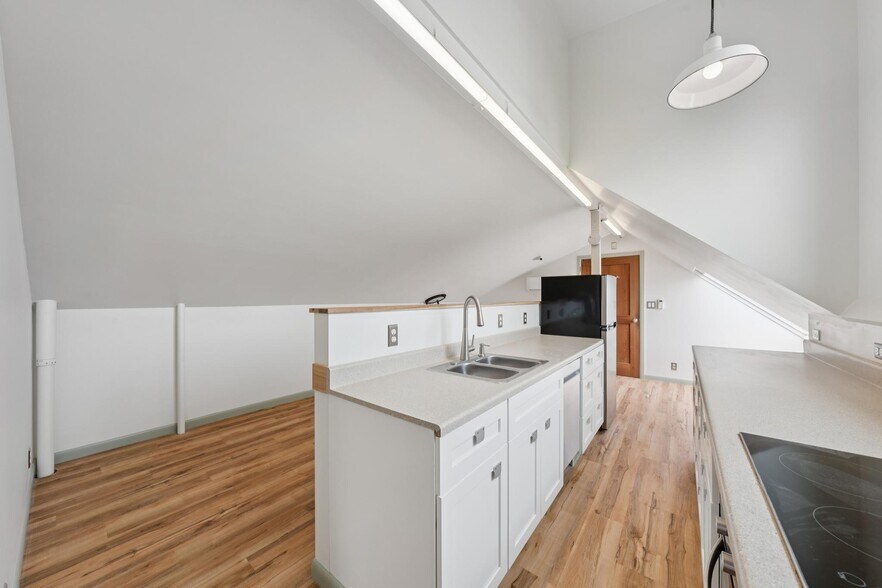More Photos Of 253 S 25th St, Richmond Flex For Sale