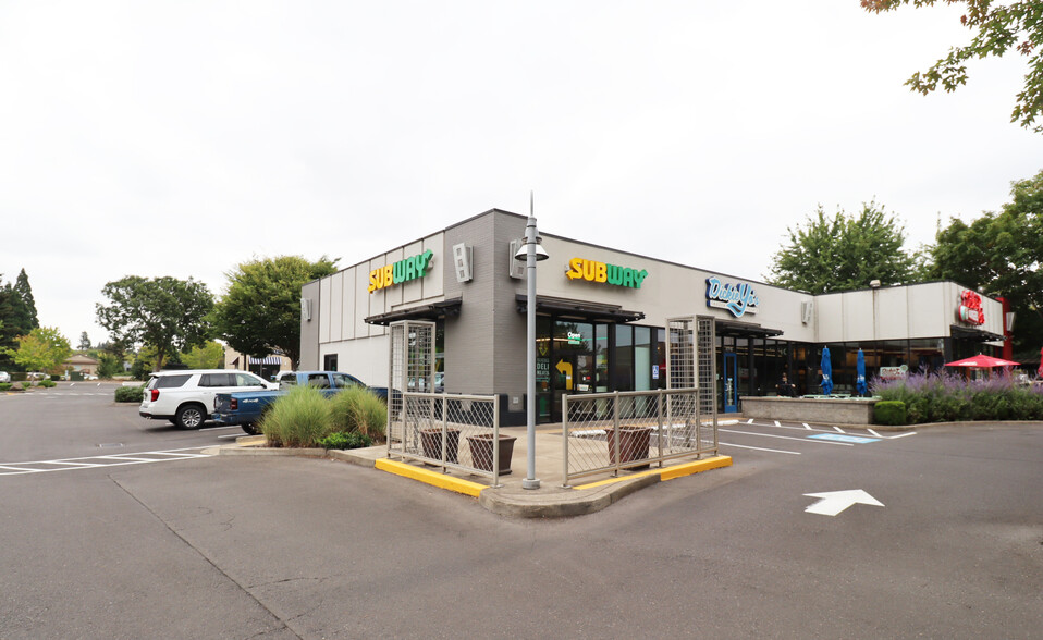 Primary Photo Of 1081 Valley River Way, Eugene Restaurant For Lease