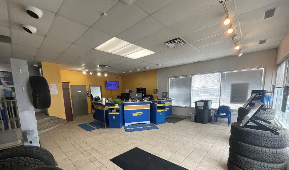 More Photos Of 514 S Railway St SE, Medicine Hat Auto Repair For Sale