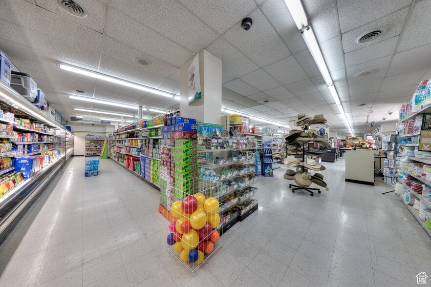 More Photos Of 80 S Broadway St, Green River Supermarket For Sale