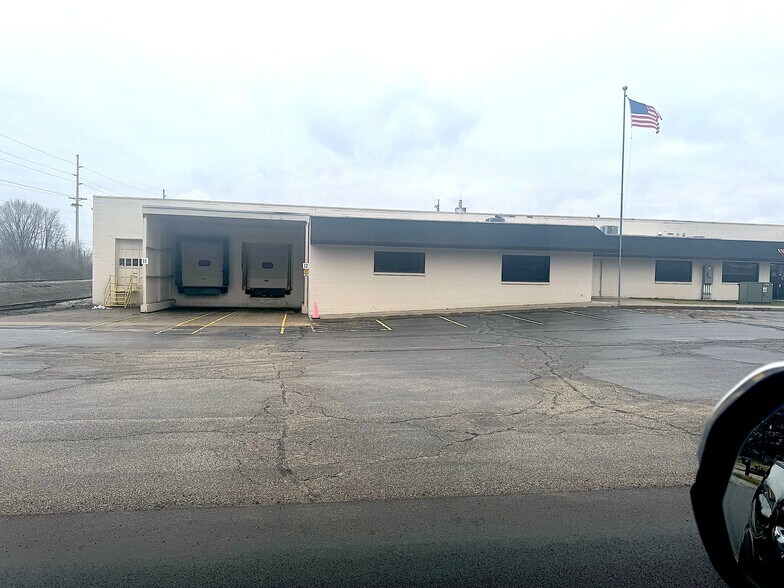 More Photos Of 55169 County Road 3, Elkhart Manufacturing For Lease