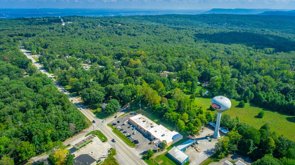 More Photos Of 3703 Taft Hwy, Signal Mountain Storefront For Sale