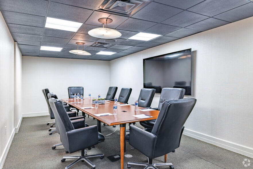 More Photos Of 2055 S Park Pl SE, Atlanta Hotel For Sale