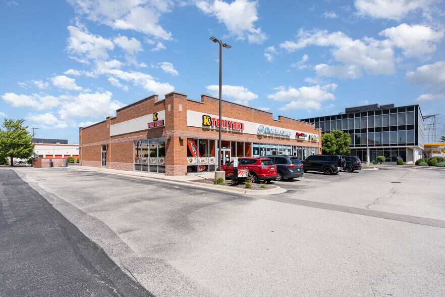 More Photos Of 5942-5948 W Touhy Ave, Niles Storefront For Sale