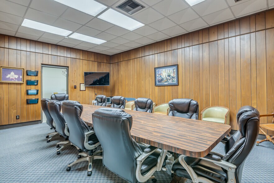 More Photos Of 555 Eastern Blvd, Montgomery Lodge Meeting Hall For Sale