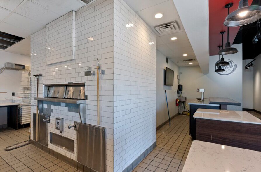 More Photos Of 2015 S Alma School Rd, Mesa Restaurant For Lease