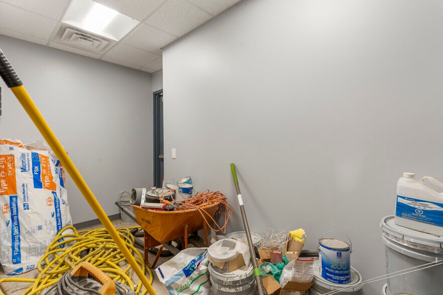 More Photos Of 621 S Kenosha Ave, Tulsa Auto Repair For Sale