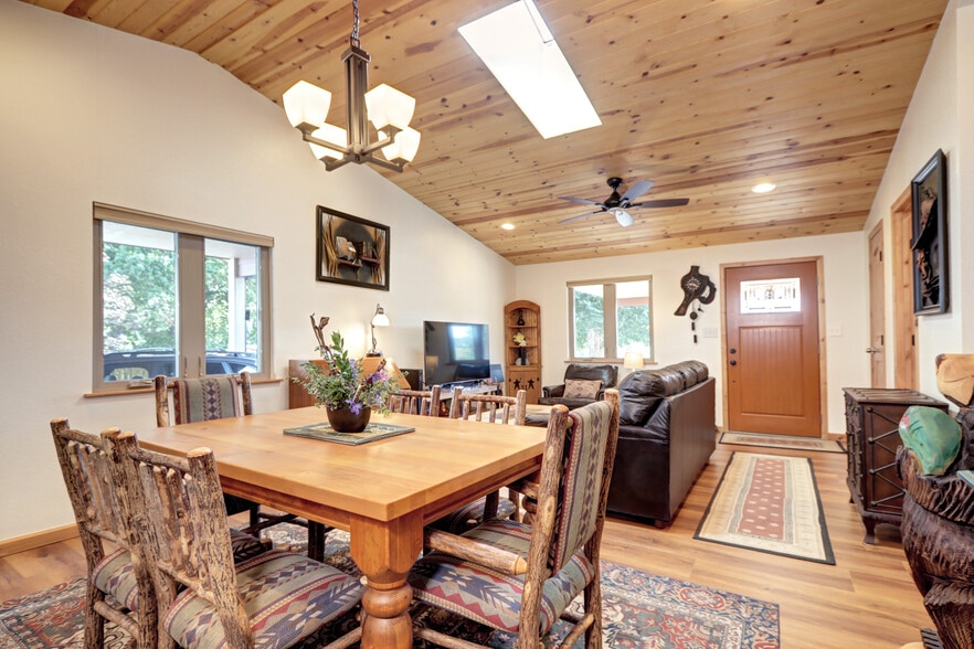 More Photos Of 609 Lupine St, Golden Light Distribution For Sale