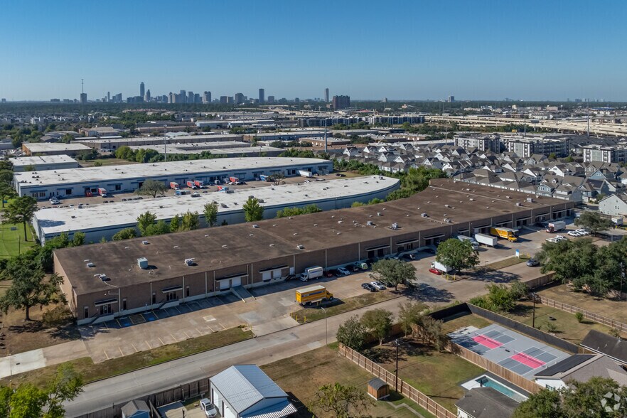 More Photos Of 2301-2399 Minimax Dr, Houston Warehouse For Lease