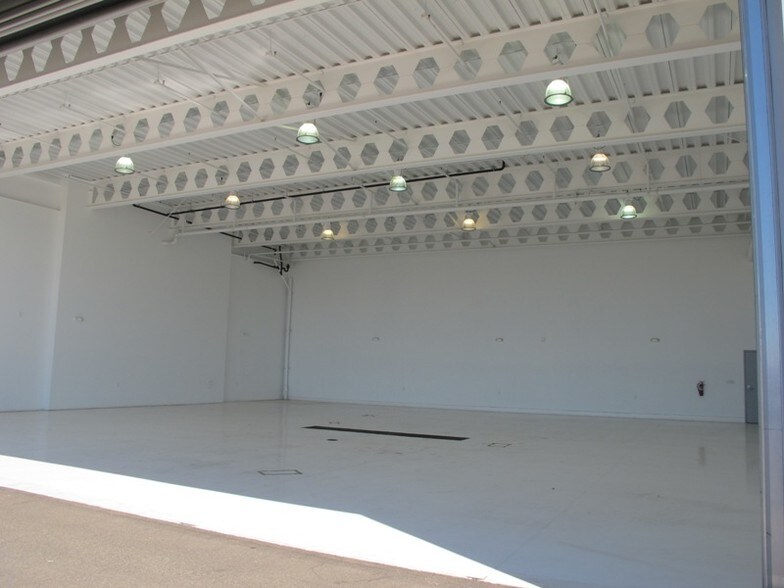 More Photos Of 2100 Palomar Airport Rd, Carlsbad Airplane Hangar For Sale
