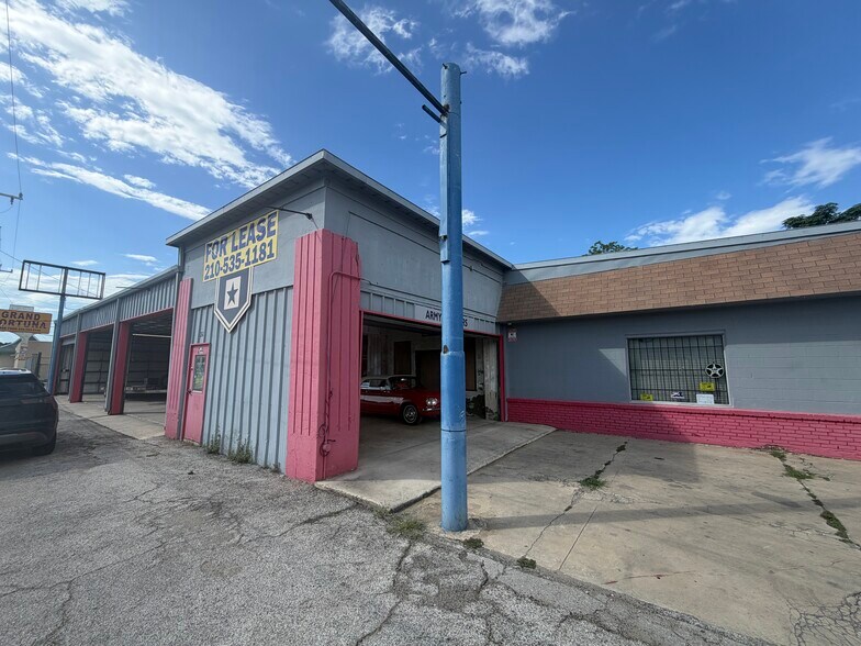 More Photos Of 2602 Fredericksburg Rd, San Antonio Service For Lease