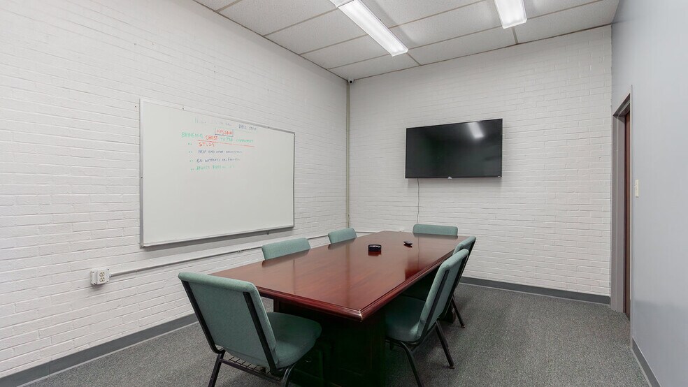 More Photos Of 81 Evick Dr, Franklin Flex For Sale