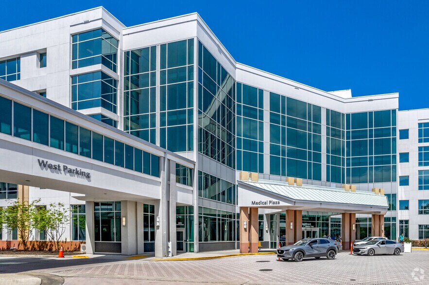 Primary Photo Of 603 7th St S, Saint Petersburg Medical For Lease