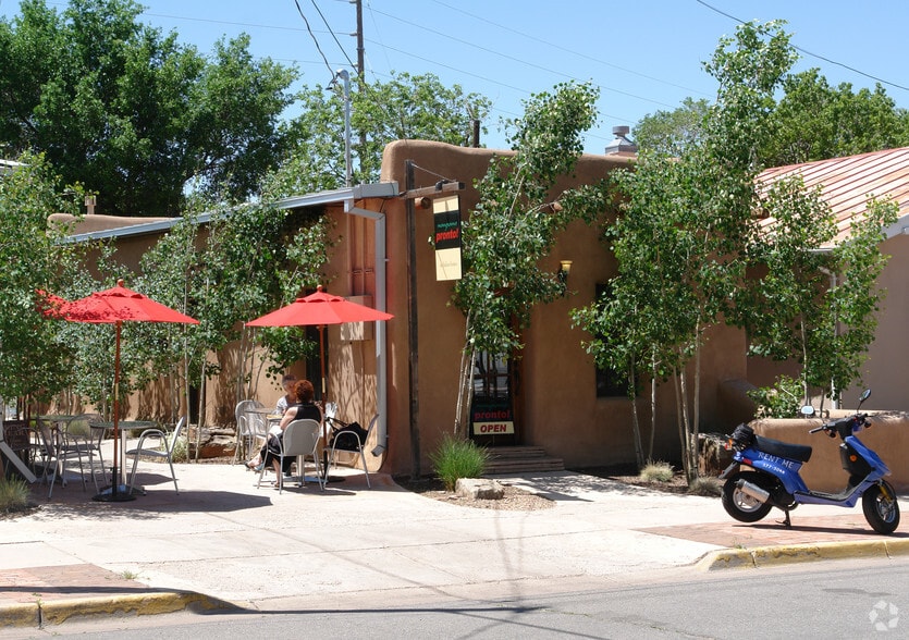 Primary Photo Of 312 Read St, Santa Fe Freestanding For Sale