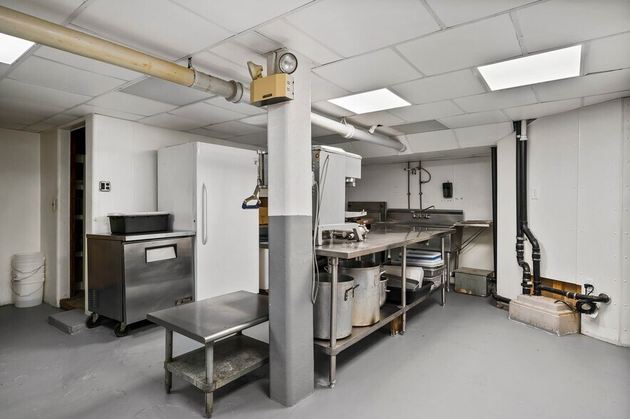 More Photos Of 39 Interlaken Ave, Lake Placid Hotel For Sale