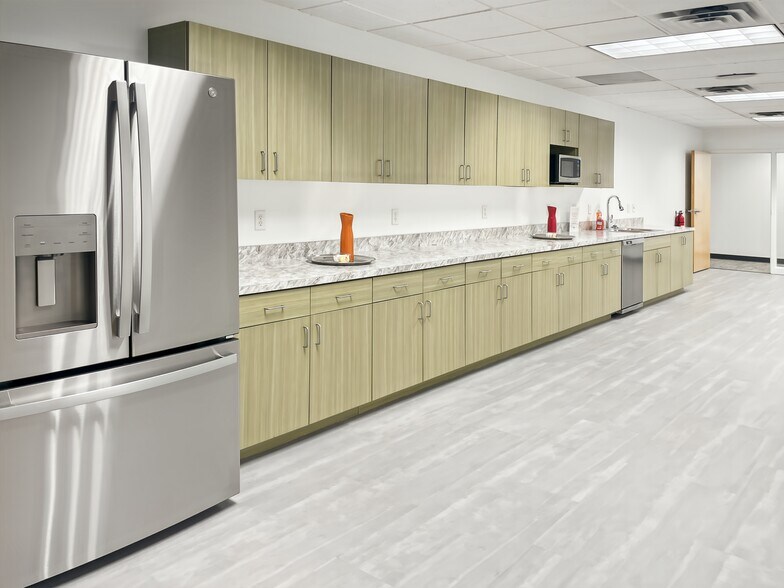 More Photos Of 6063 Hudson Rd, Woodbury Office For Lease