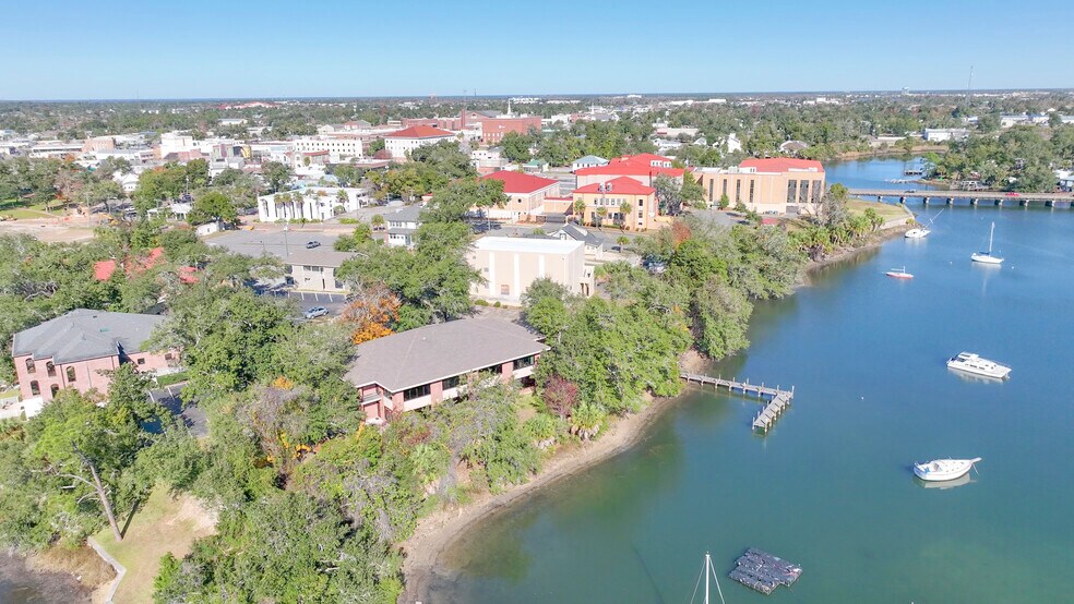 More Photos Of 220 Mckenzie Ave, Panama City Office For Sale