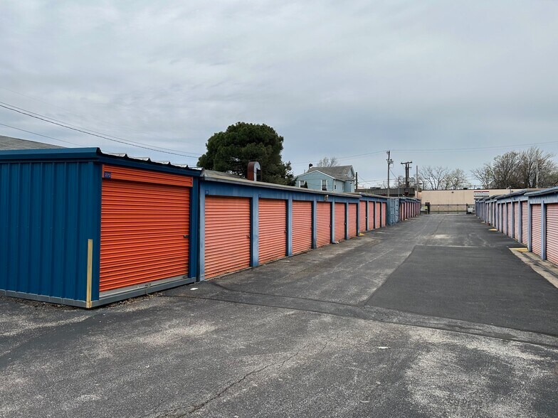 More Photos Of 311-315 Oak Ln, Glenolden Self Storage For Sale
